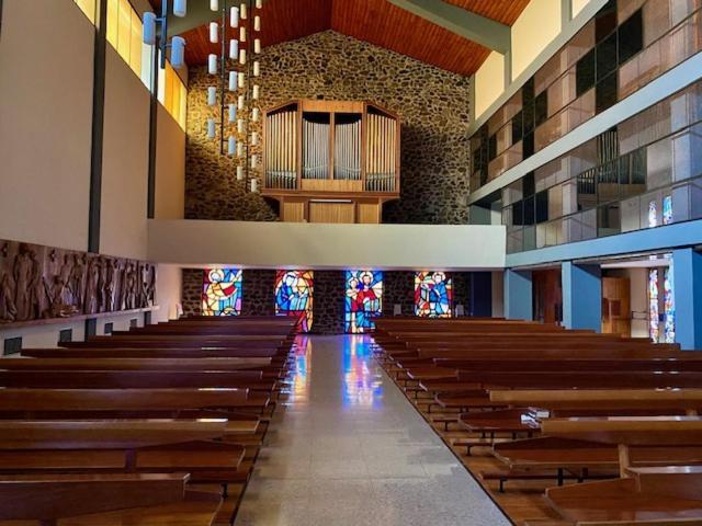 Отель Residencia Sagrada Familia Сео-де-Уржель Экстерьер фото